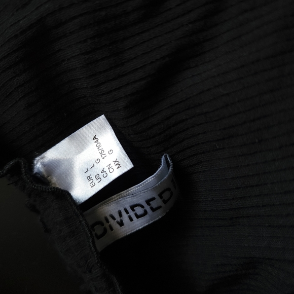 Aus L H&M Divided Black Ribbed Off Shoulder Long Sleeve Crop Top - Picture 2 of 16